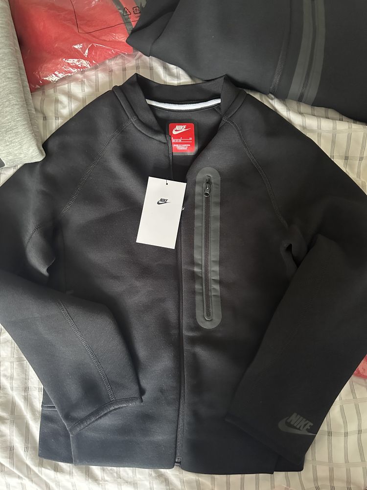 Nike Tech оригинални с етикет