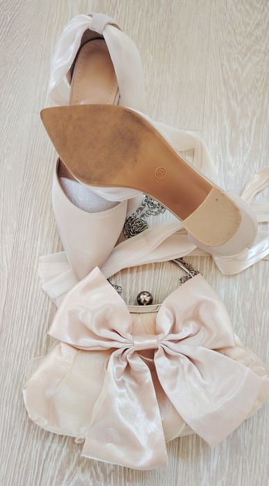 Pantofi eleganți + gentuță elegantă