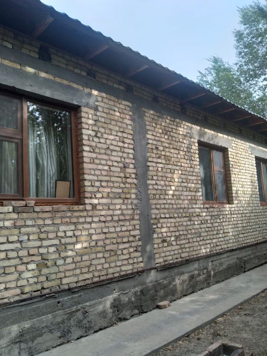 Продаётся отдельностоящий дом из кирпича