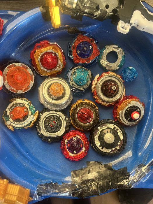 Beyblade лот много добро