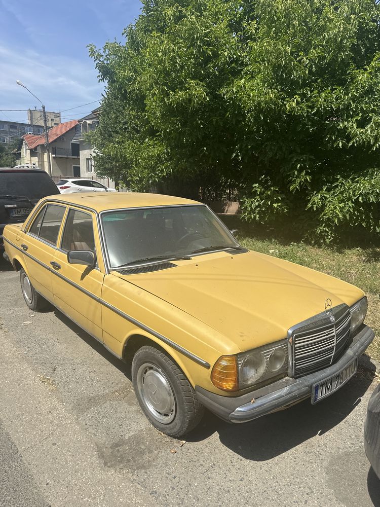Vand Mercedes 240TD si 250 vehicule istorice