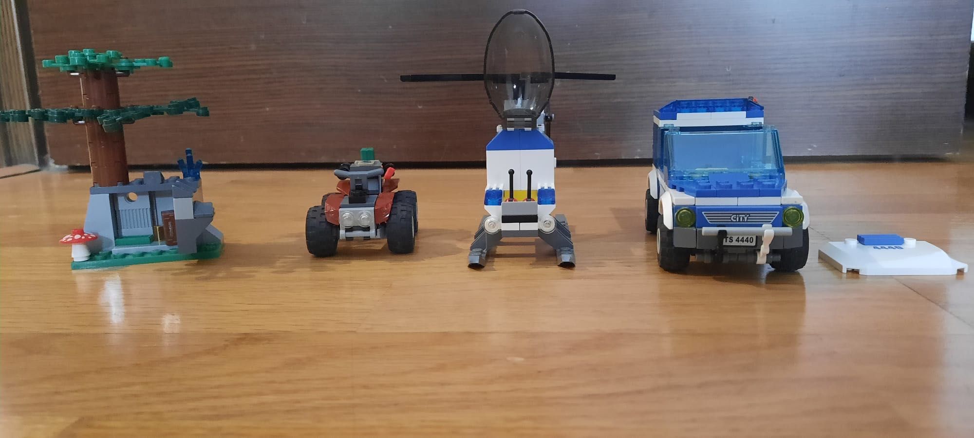 Lego Sectia de Politie din Padure Cod lego: 4440