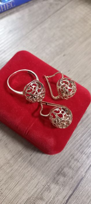 Продам комплект кольцо+ серьги