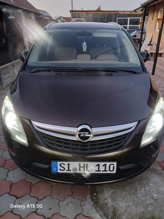 Opel zafira tourer.2.0.  7 locuri.