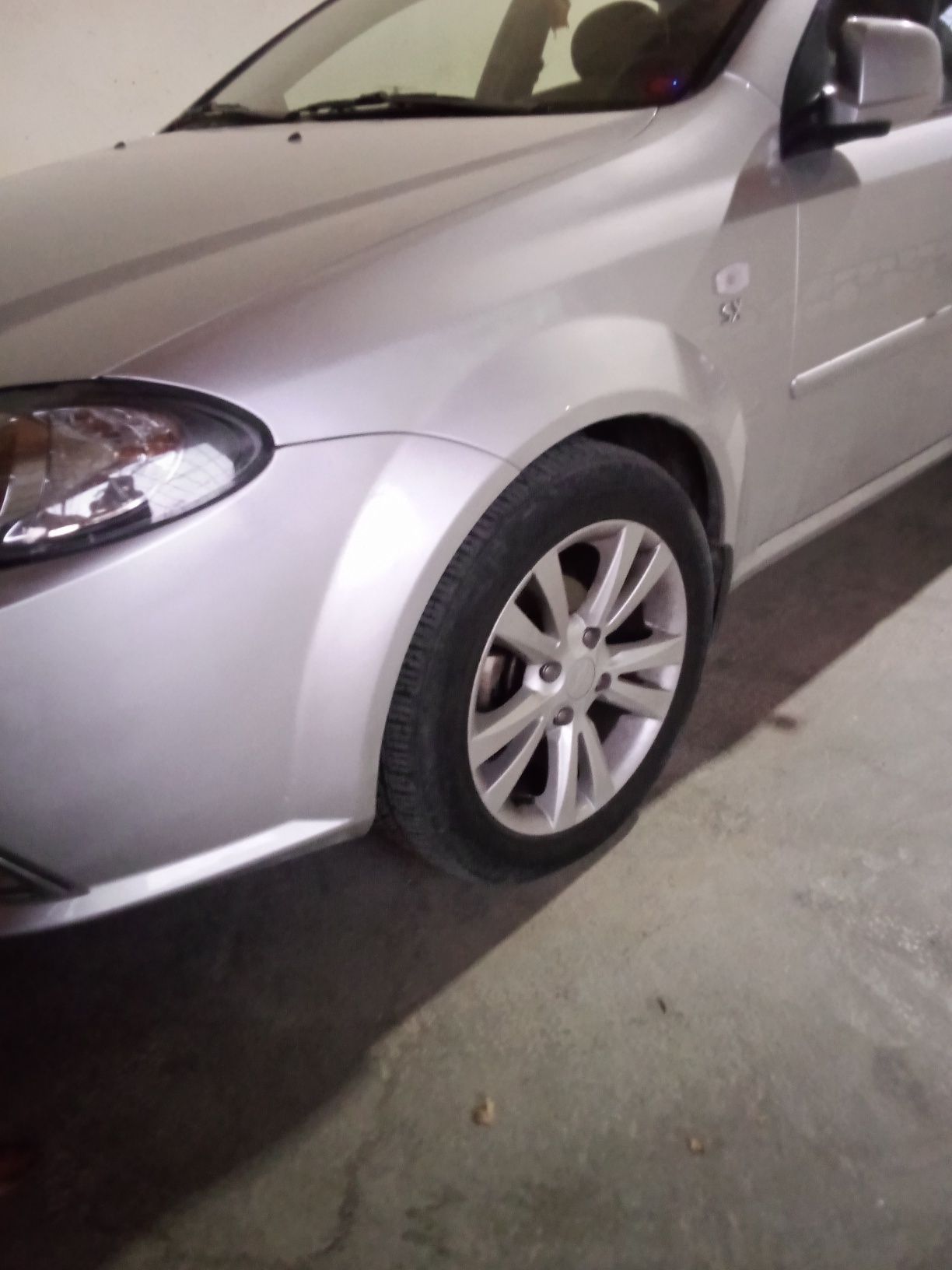 Lacetti avtomobili