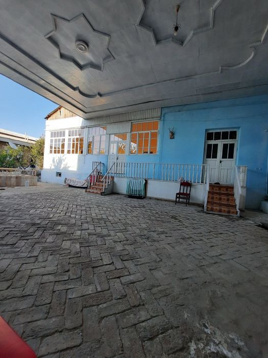 Сотилади зудлик билан 7 соток 7 хона подвали билан Каттаккургон шахар