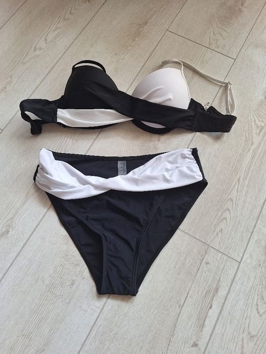 Дамски бански костюм