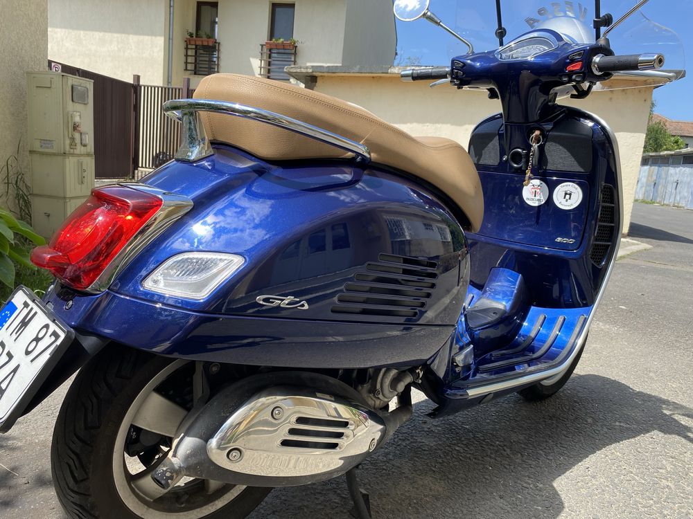 Piaggio Vespa GTS 300 | 2019 | IMPECABILĂ | Excelentă pentru oraș