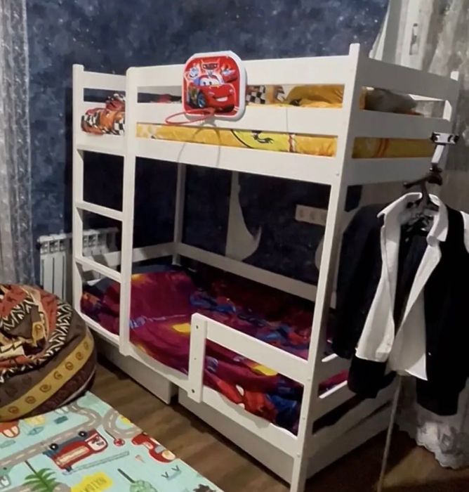 Продам детскую двухъярусную кровать