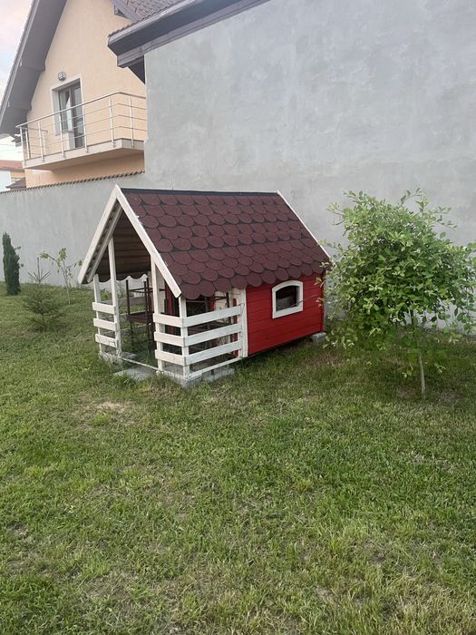 Căsuță de curte de lemn