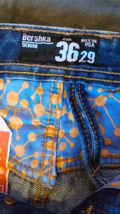 Pantaloni Blue Jeans Bershka, marimea 36 Europa, noi cu eticheta