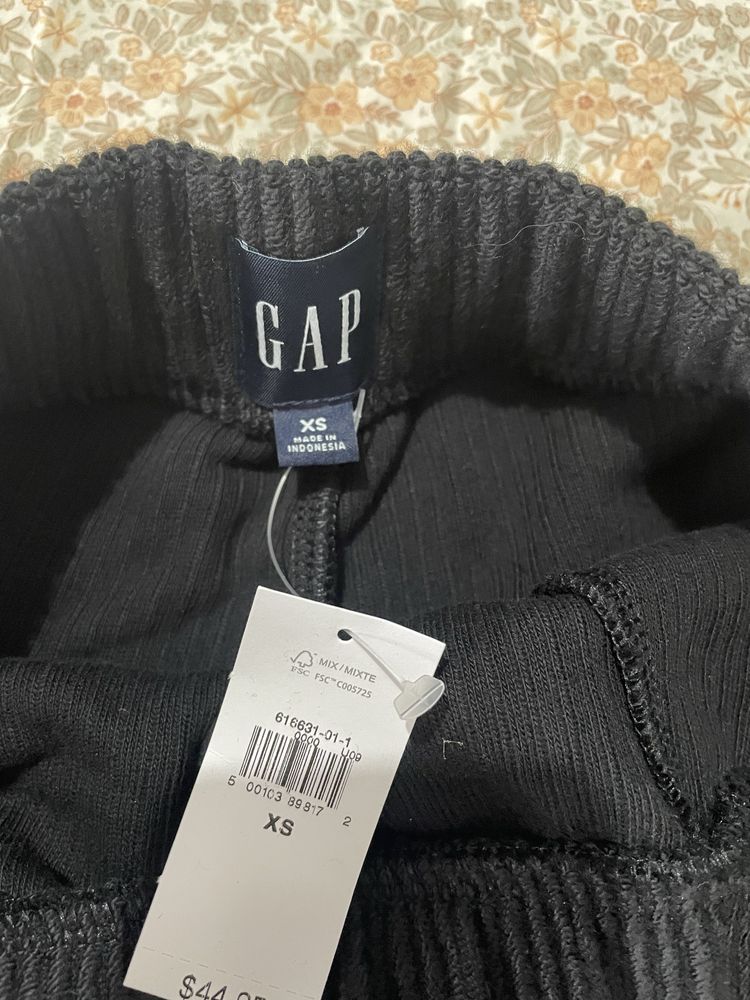 Gap къси панталонки XS