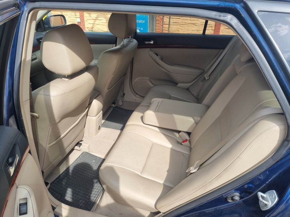 Dezmembrez Toyota Avensis T25 2.2 Dcat 177 cp