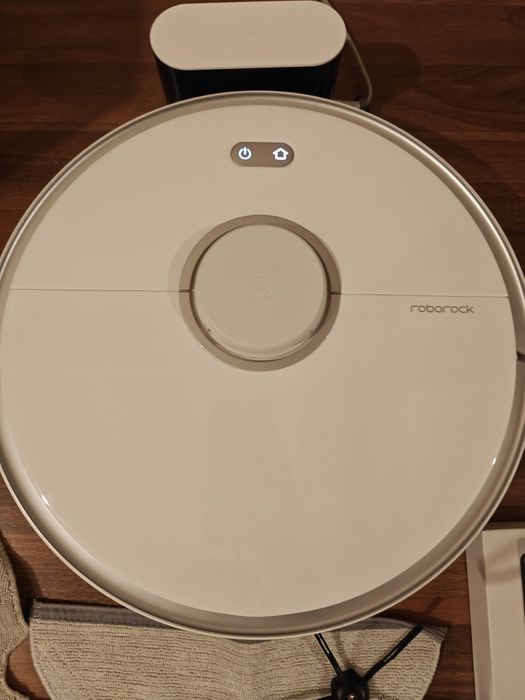 Roborock S5 Max – отлично състояние + нови консумативи