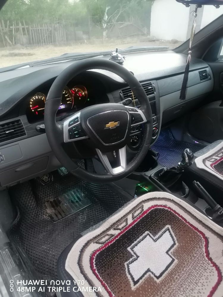 Chevrolet Lacetti SOTILADI