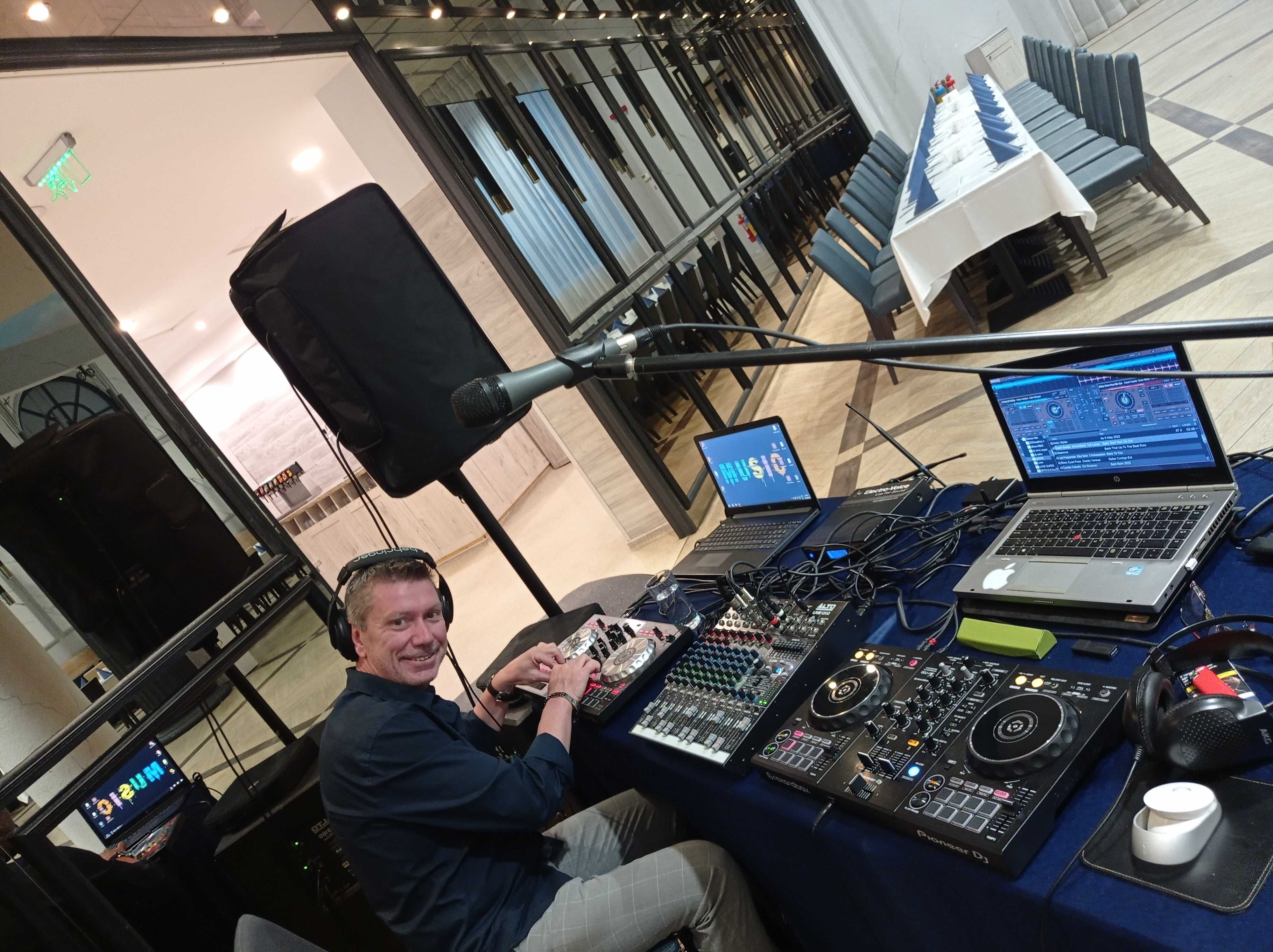 Професионален DJ и пианист! С дългогодишен опит в чужбина и България