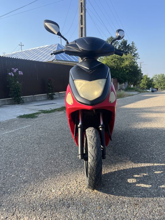 Vand scuter cu ACTE !