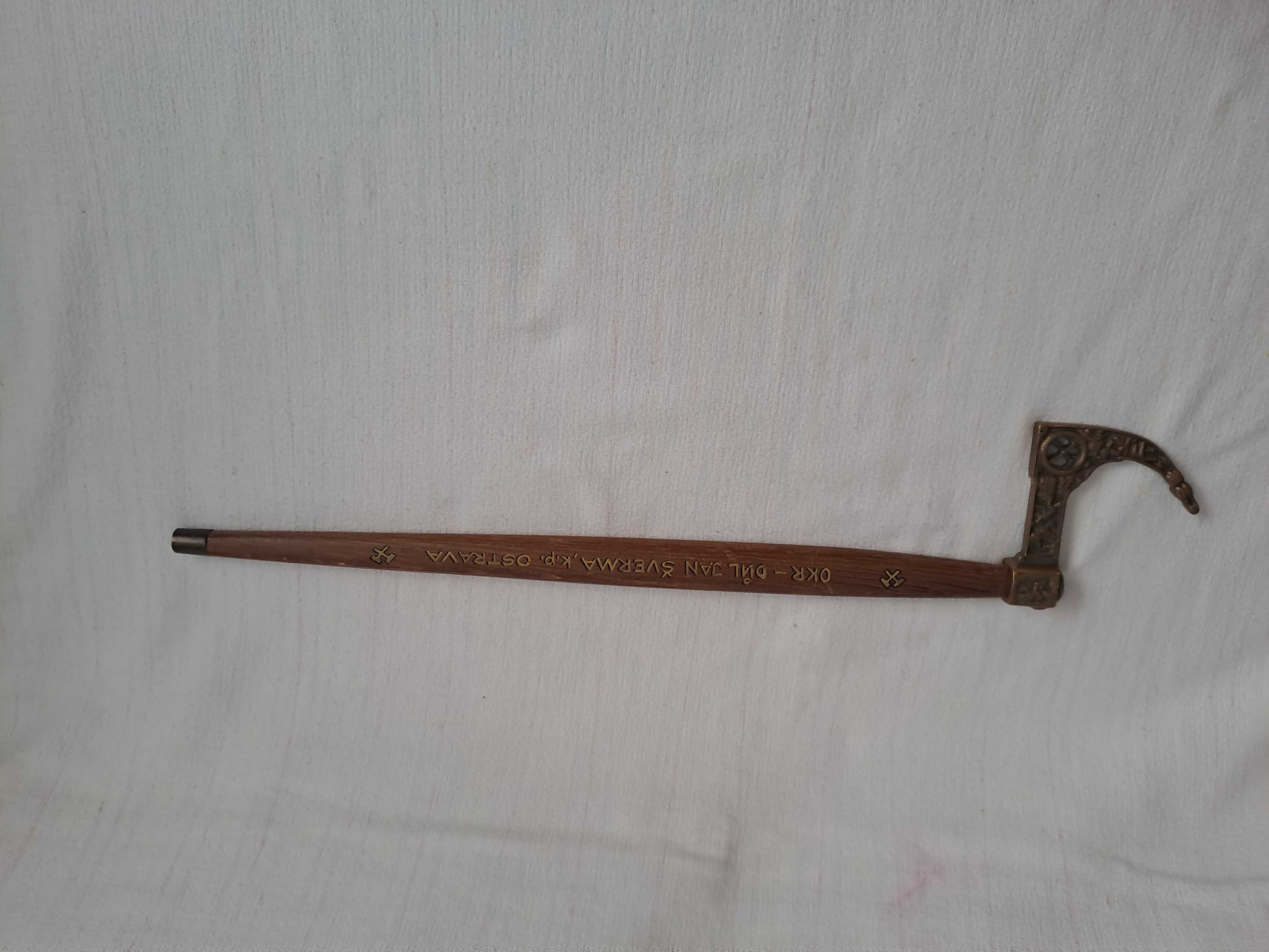 baston drumetie lemn bronz vechi