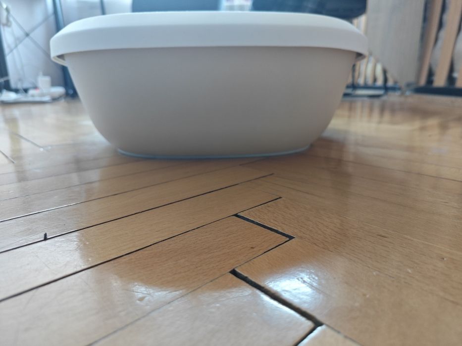 Голяма котешка тоалетна с борд против разпиляване на пълнителя