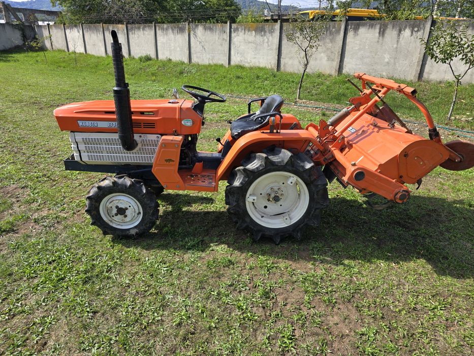 Tractoras Kubota B1500