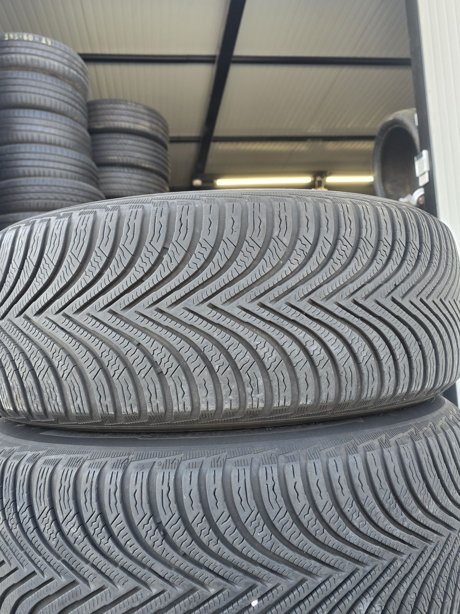 4 Броя 225/55/17 Michelin 2x6,5mm 2x5mm