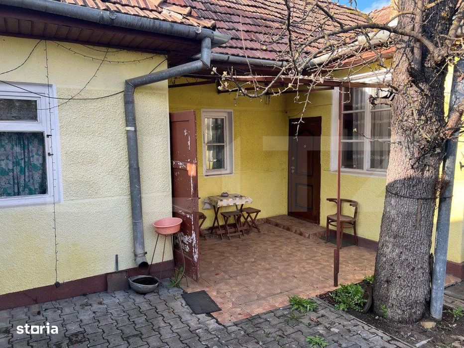 Casa traditionala de vanzare, 3 camere, 77 mp, cu teren de 852 m², zo