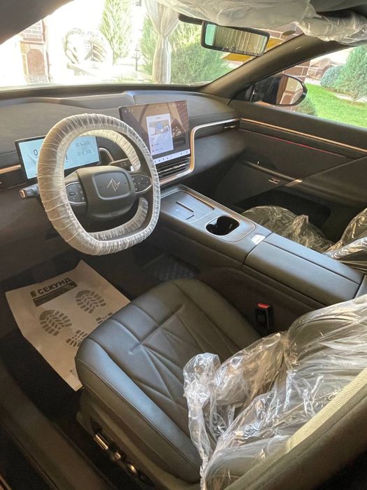 Dongfeng 008  ultra 5 seats