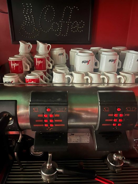 Obiecte pentru bar (Dozator Jaggermeister , Darts , mese , scaune etc)
