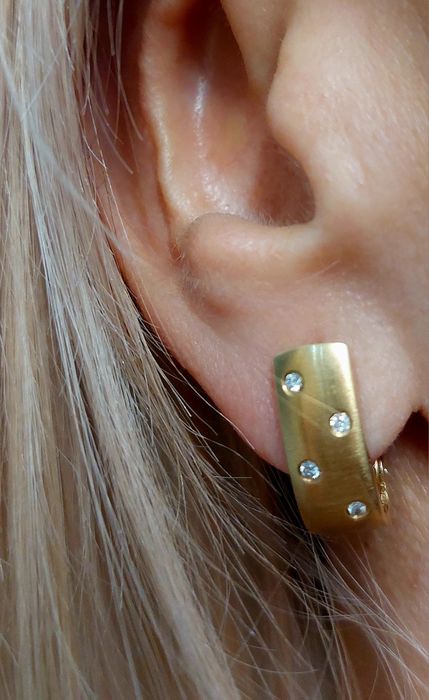 Продам золотые сережки