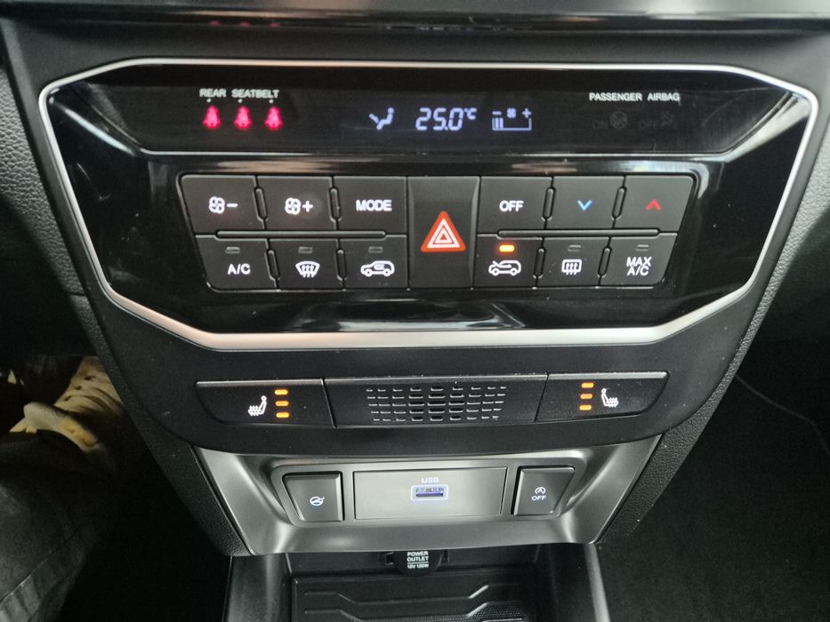 Ssangyong Tivoli 22.612km 2024 usor avariat