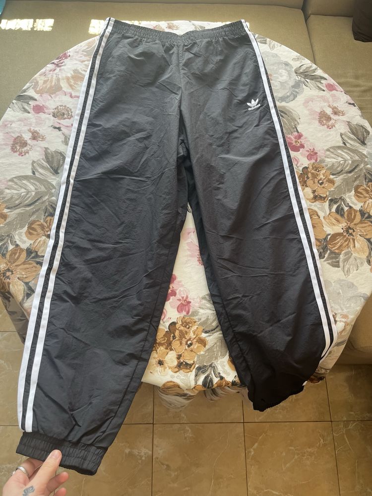 Ново Долнище анцуг Adidas Originals GN2868