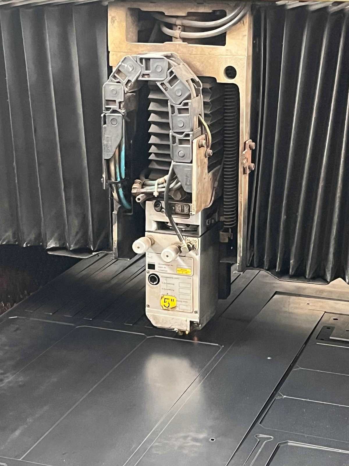 Продавам машина за лазерно рязане Trumpf L 3030 TLF 2600 turbo