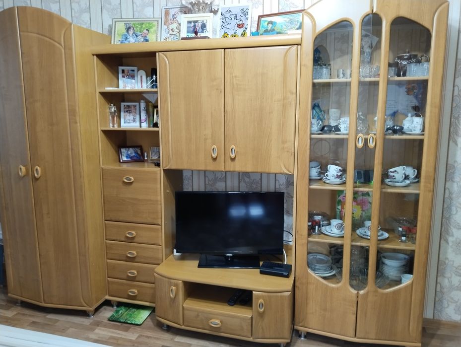 Продам стенку недорого