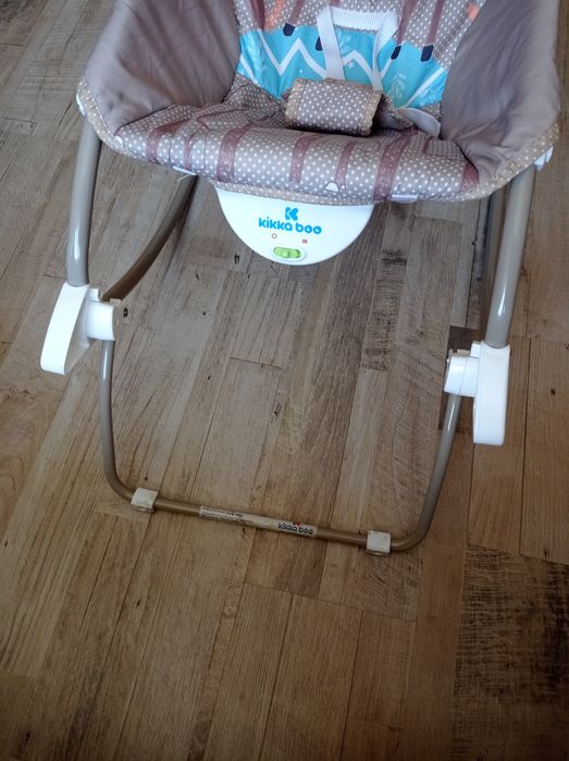 Шезлонг за бебе много запазен