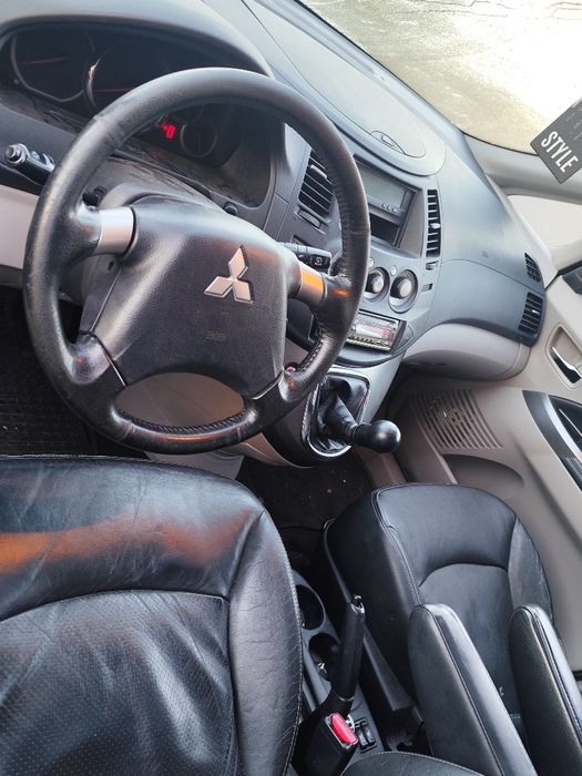 Mitsubishi Grandis