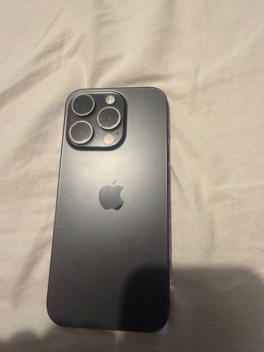 Vand iphone 15 pro 2700 usor negociabil