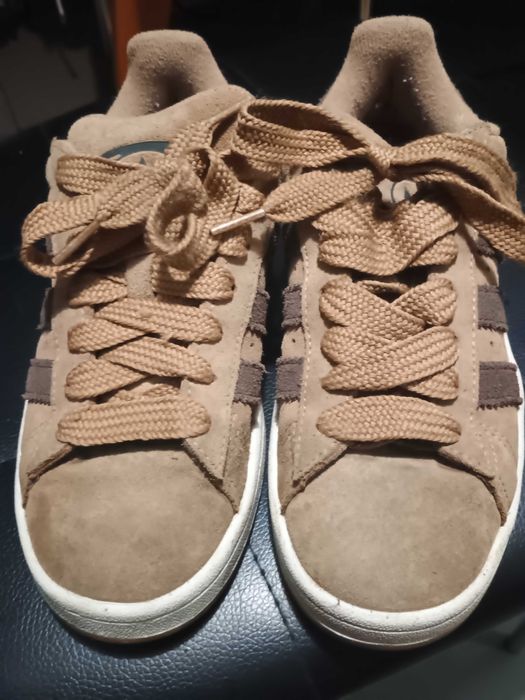 Юношески кецове adidas за момче естествен велур