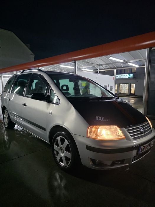 Vând Volkswagen Sharan 1.9 tdi