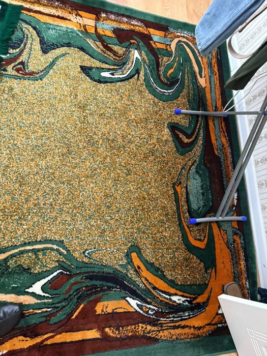 Продам ковер с размером 3метра на 2 метра