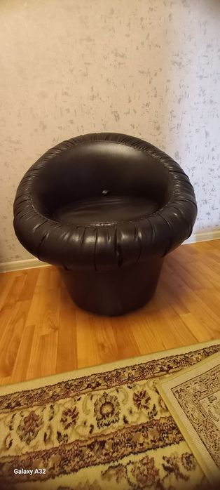 Продам 2 пуфа  для прихожей.