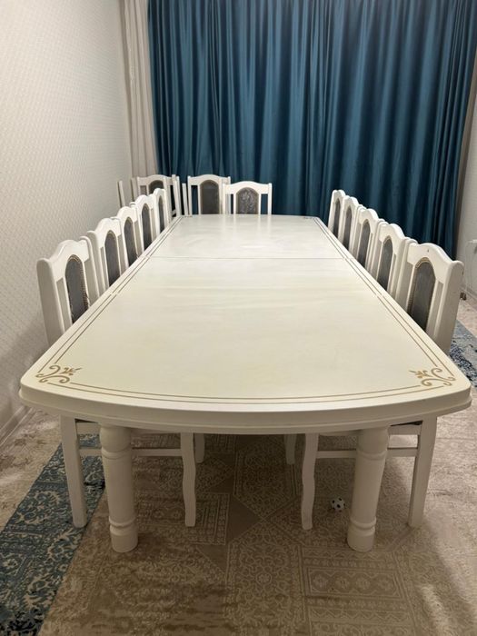 Продам большой 3.5м обеденный стол с 14 стульями