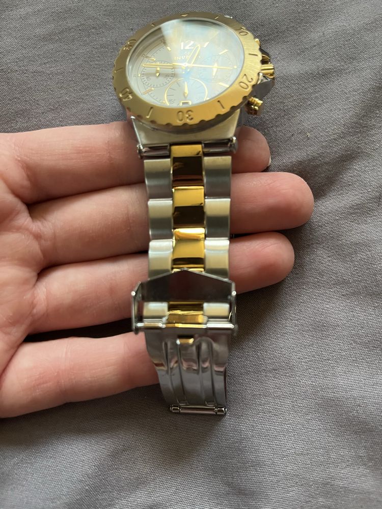 Часовник Invicta