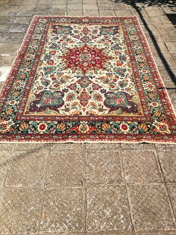 Персийски килим...