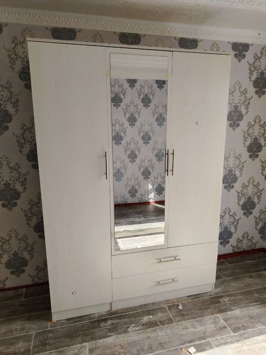 Shkaf sotiladi birinchuli quldan olasiz optom narxlarda