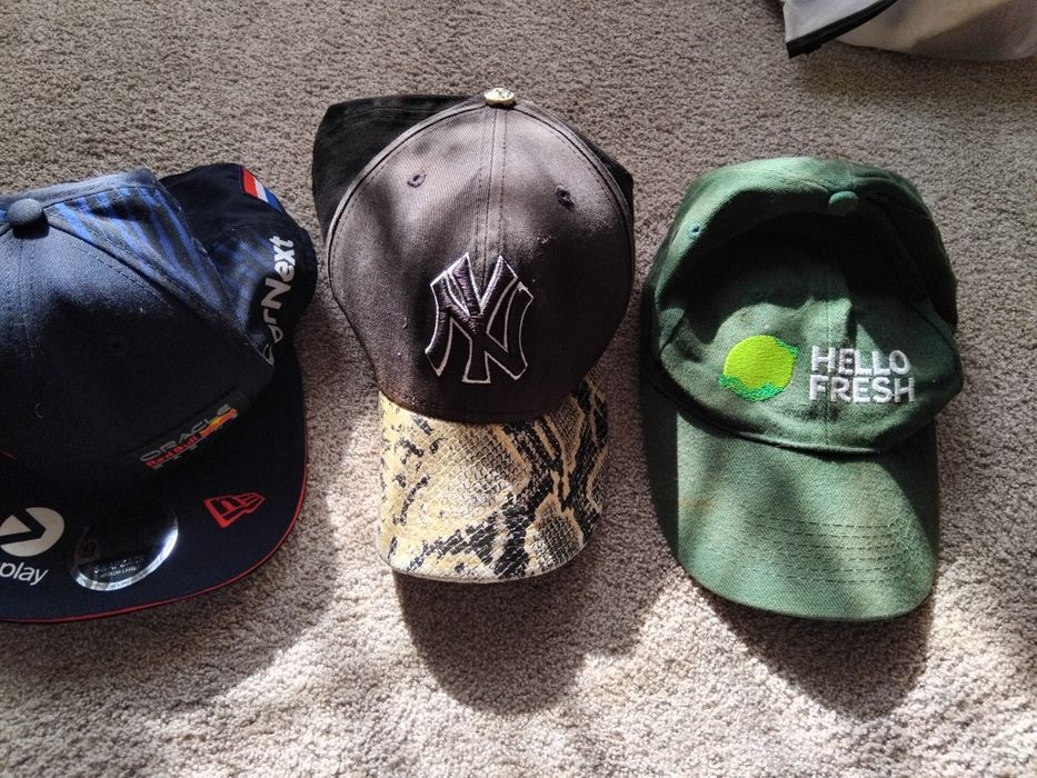 Маркови шапки внос от Белгия