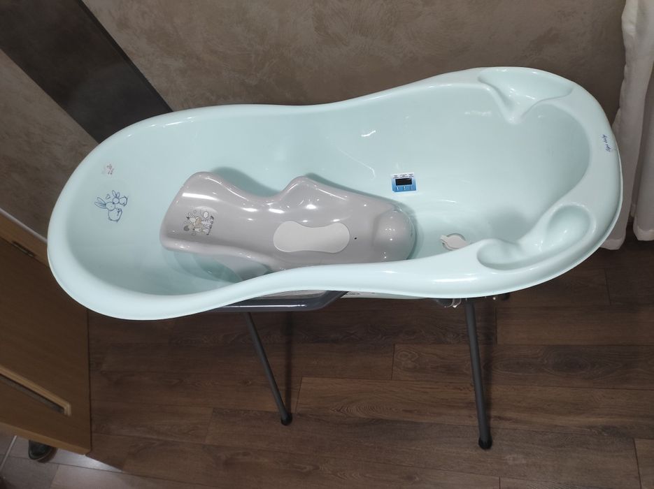 Вана Chipolino "Мареа" 102 сm "Зайчета" минт със стойка Чиполино