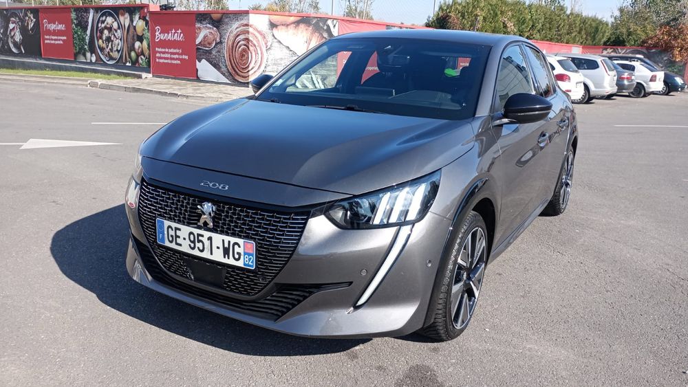 Peugeot 208 GT LINE/ 2022/ 1.5 BlueHdi/ Virtual 3D/ Navi/ Line Asisst/