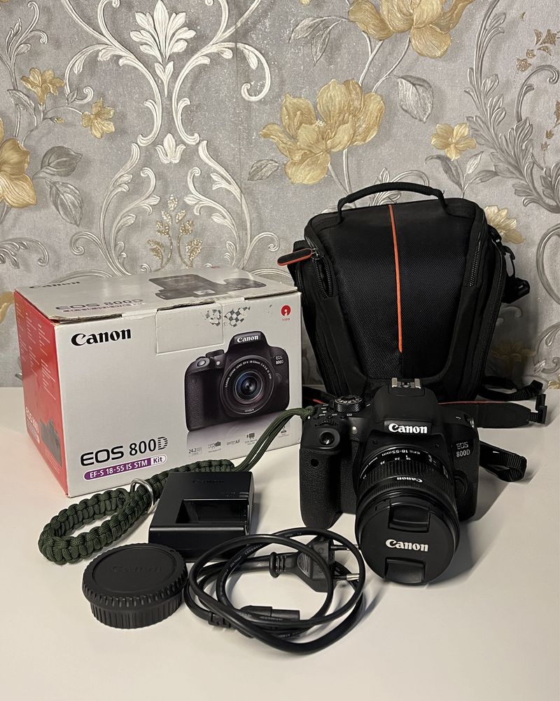Профессиональный фотоаппарат Canon 800D