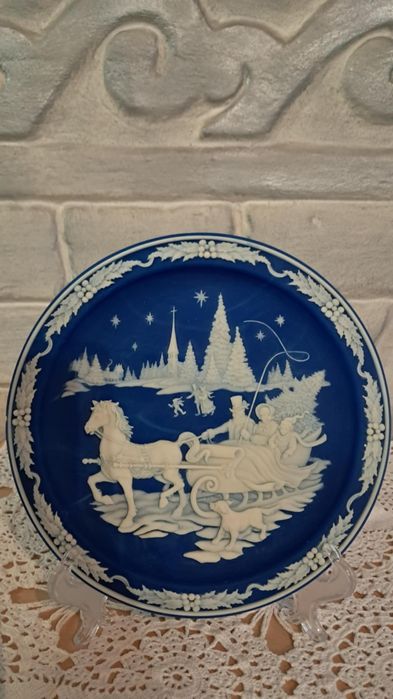 Декоративни чинии Коледни камеи