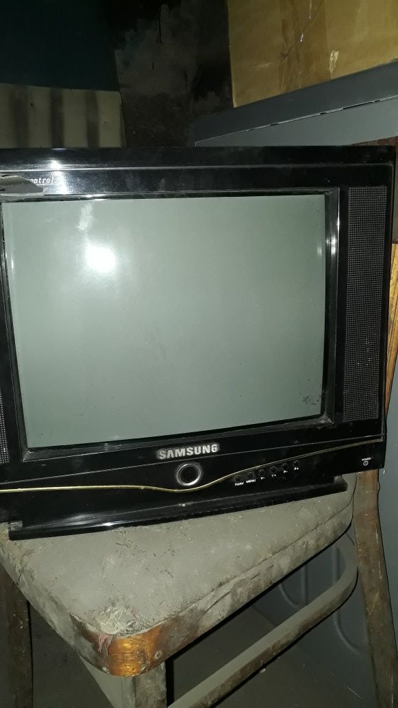 Продам старые  телевизоры.